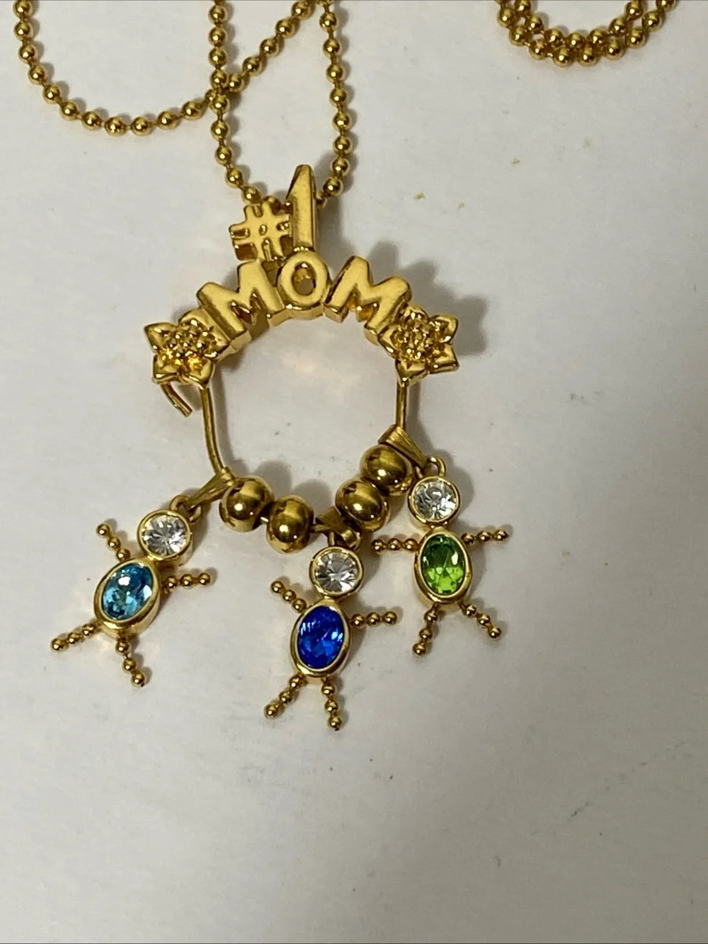 Vintage Gold tone Avon necklace a 